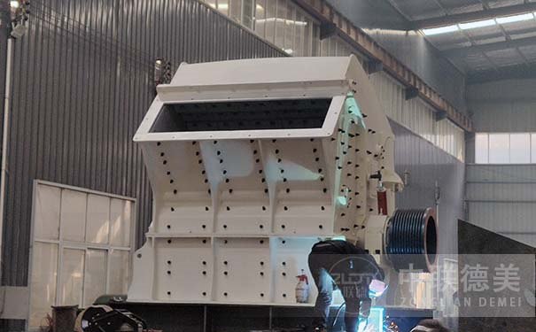 對(duì)輥破碎機(jī)怎么樣?