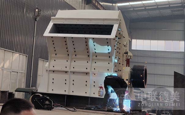 細(xì)碎機(jī)制砂機(jī)