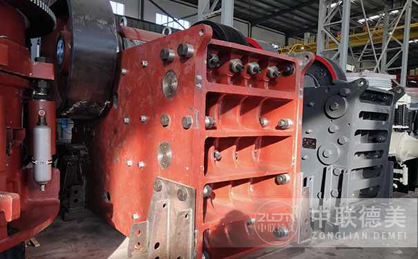 細(xì)顎式破碎機(jī)