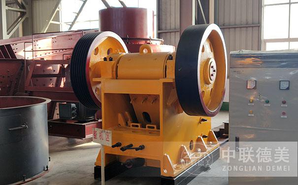 輝綠巖制砂機？